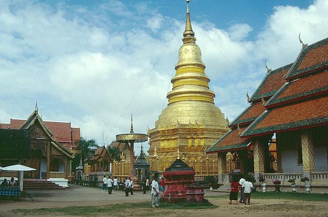 Wat Phra That Hariphunchai